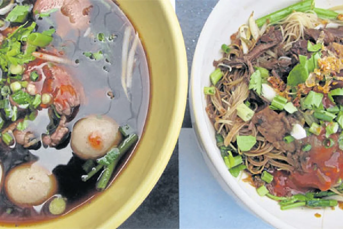 ขวัญใจคนเมืองเพชร ก๋วยเตี๋ยวเจ๊กเม้ง