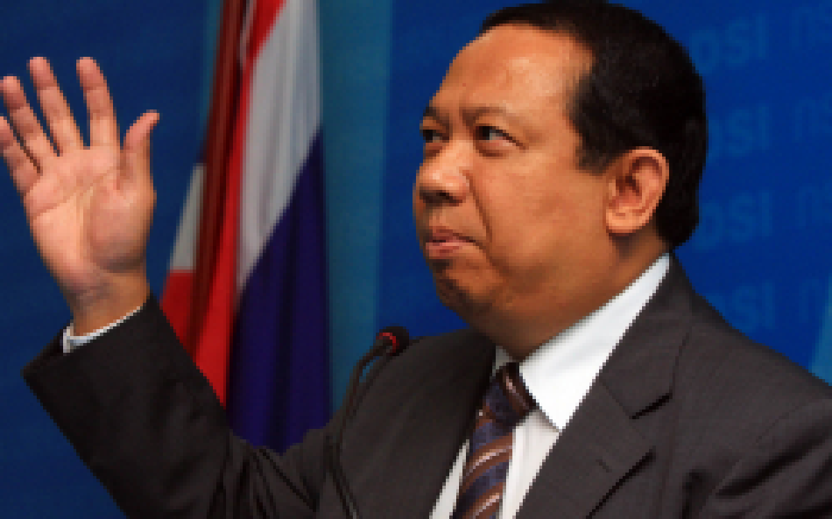 สองขั้วมือเปื้อน เปลี่ยนสี?