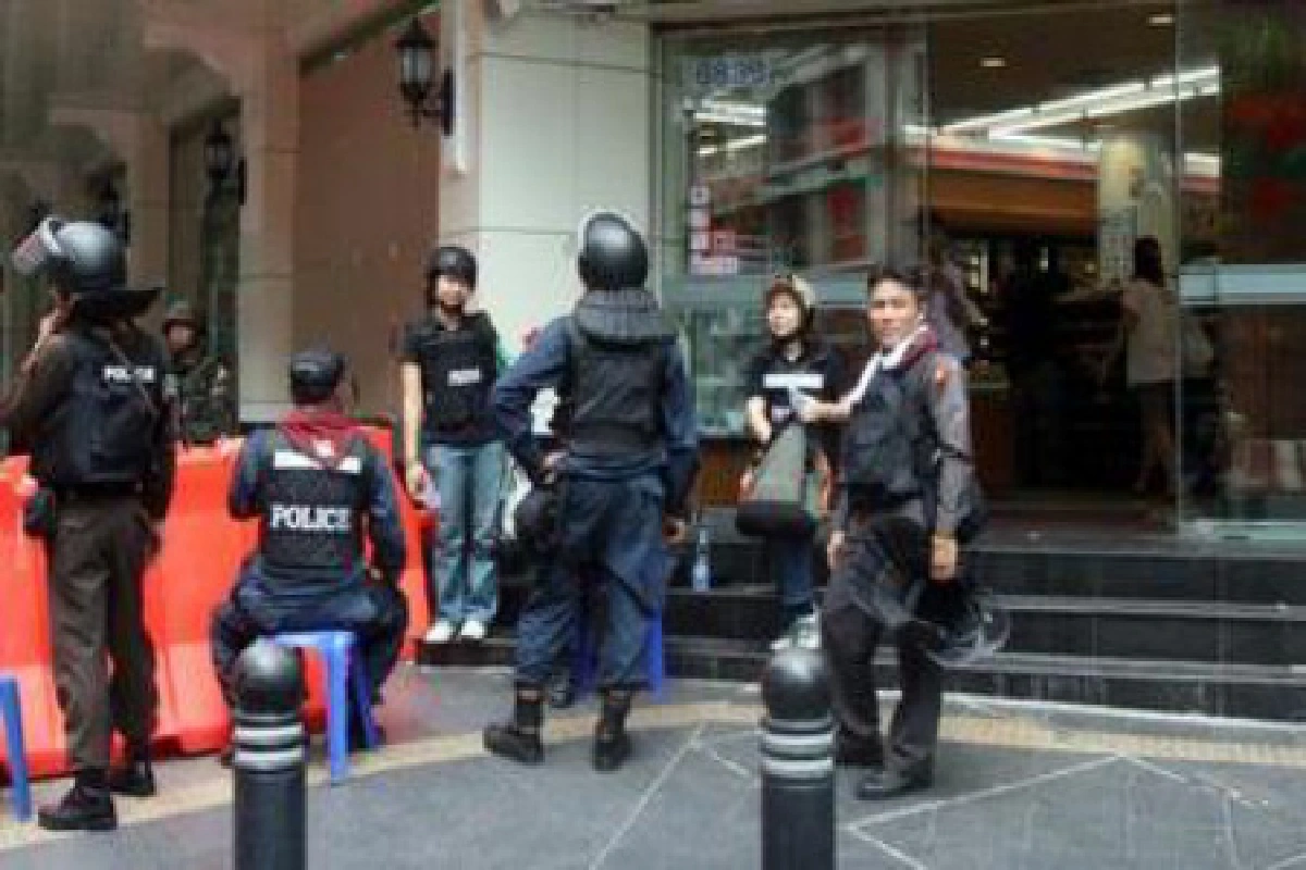 พบวัตถุต้องสงสัยย่านสีลม