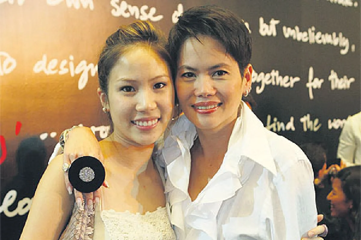‘เซเลบสุดฮอต’ แห่งปี 2554