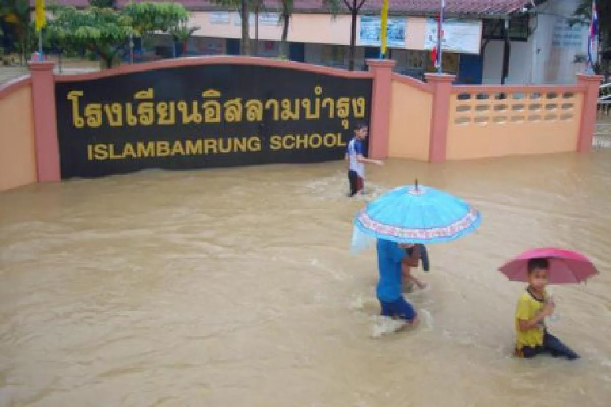 นราฯประกาศ7อำเภอเจอภัยพิบัติน้ำท่วม
