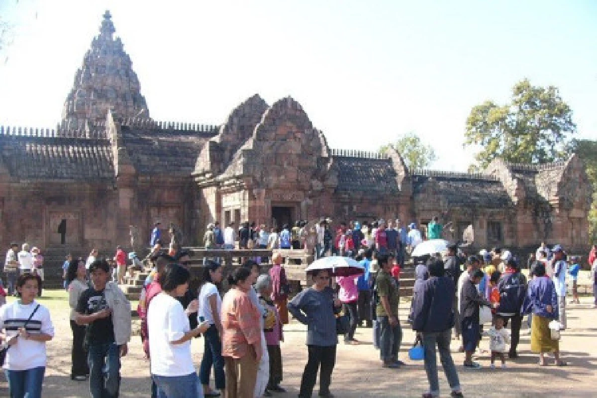 แห่ชมโบราณสถานบุรีรัมย์เงินสะพัดนับ10ล.