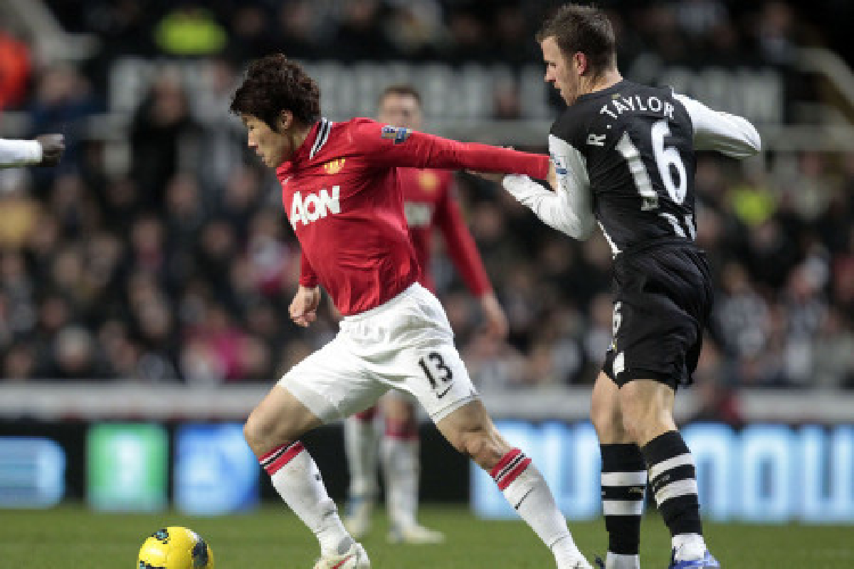 ผีแดงโดนสาลิกายิงยับ3-0 ผีแดงโดนสาลิกายิงยับ3-0