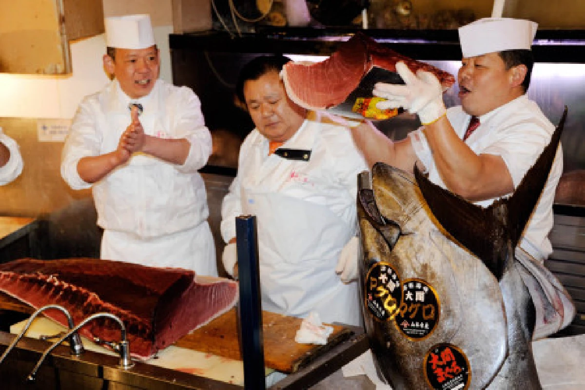 ร้านซูชิญี่ปุ่นทุบสถิติประมูลทูน่าแพงสุด