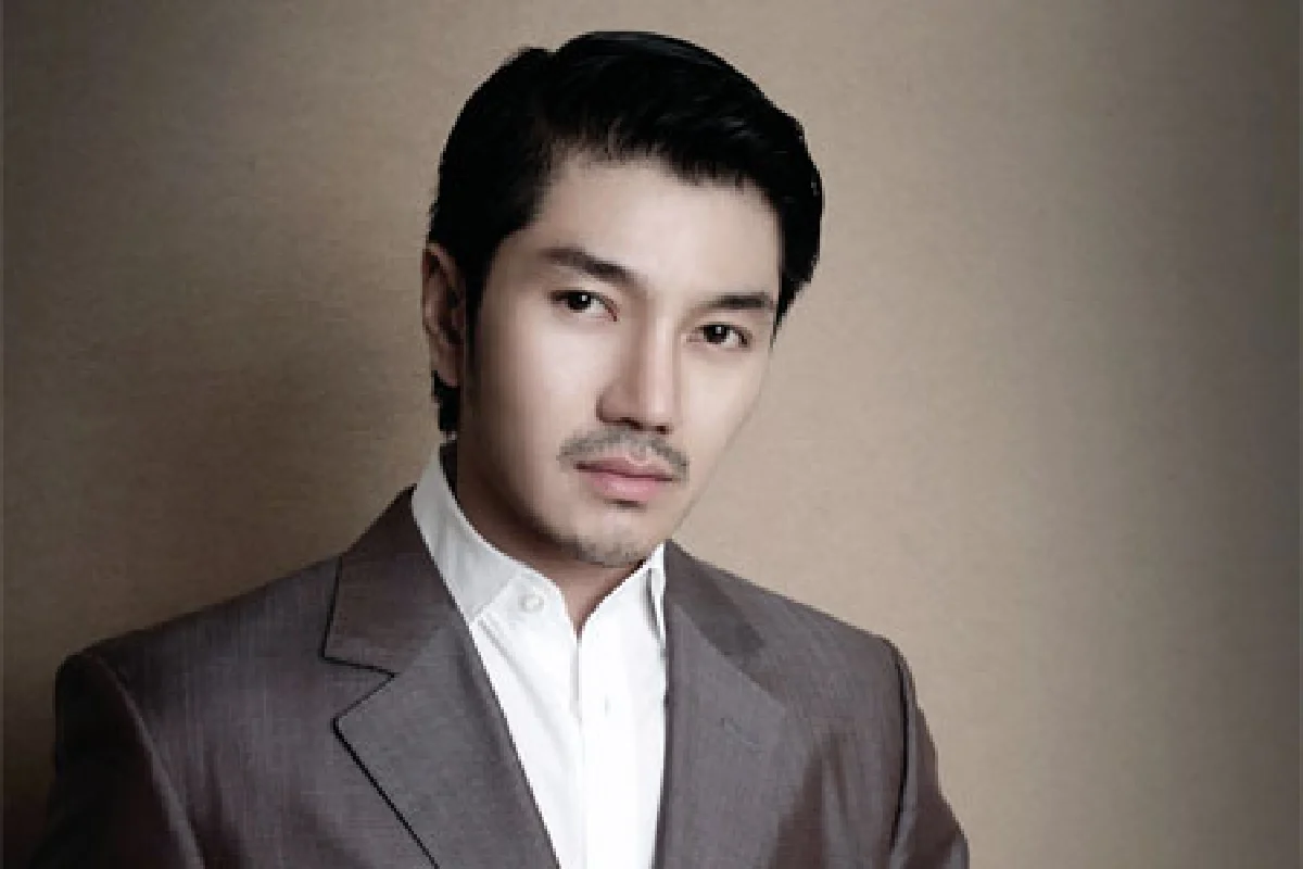 เภสัชกรหนุ่มนายแบบ ‘ธนาพล ประสงค์ทรัพย์’