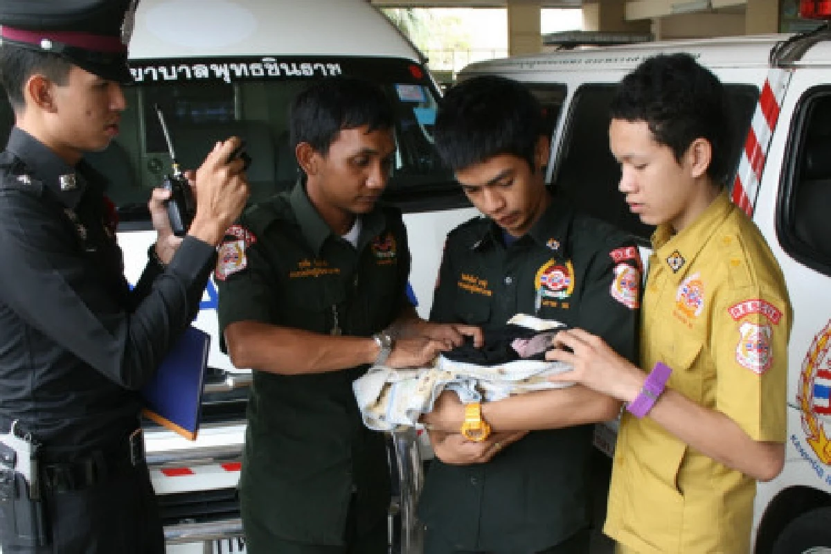 สลด!แม่วัยรุ่นทิ้งทารกหน้าร้านซื้อของเก่า