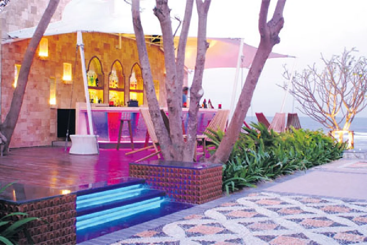 ทะเล หาดทราย และสวรรค์...อัล จันน่า