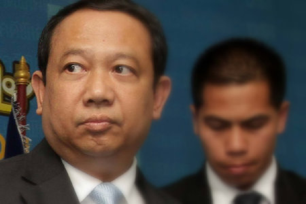 ธาริตปัดรับใบสั่งทำคดีผังล้มเจ้า ธาริตปัดรับใบสั่งทำคดีผังล้มเจ้า