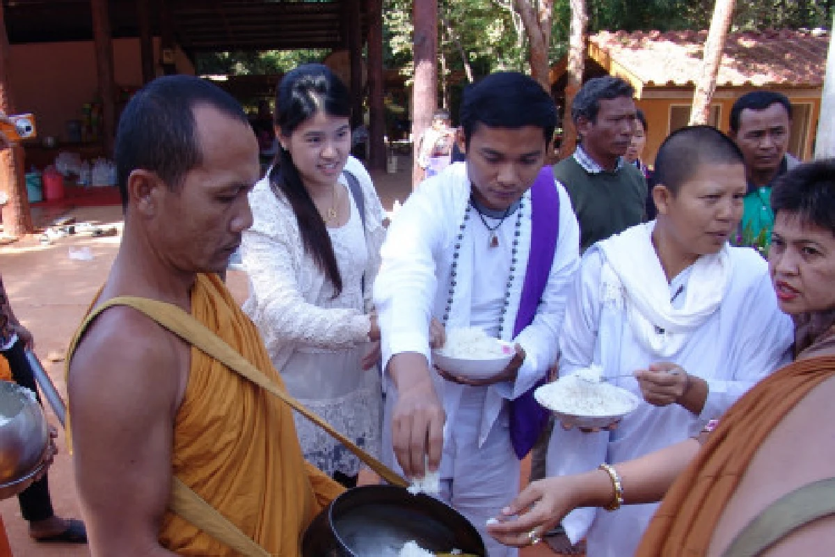 จาพนมทำบุญใหญ่หลังเจออุบัติเหตุ
