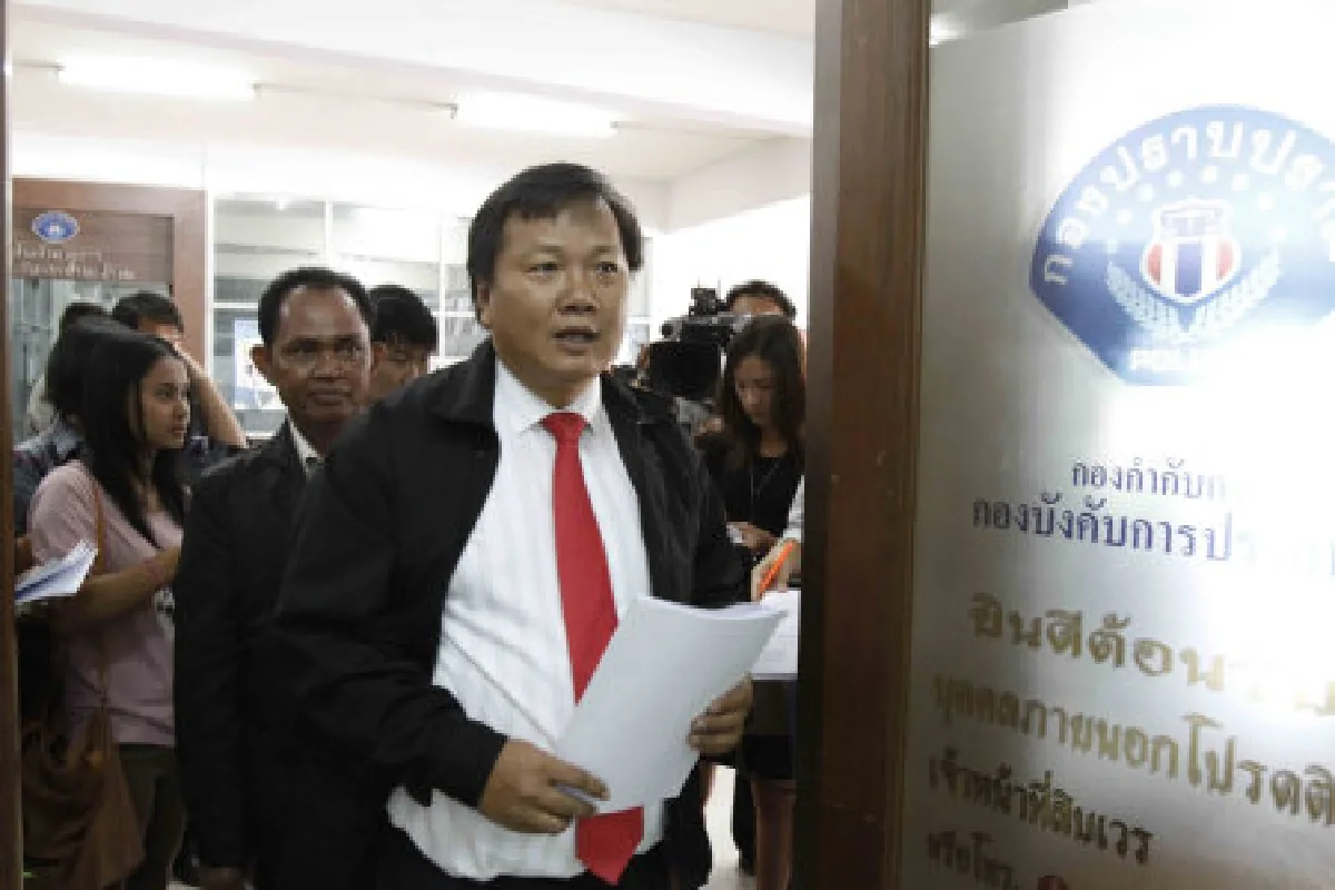 นปช.สุรินทร์แจ้งจับม็อบขนส่งปิดถนน