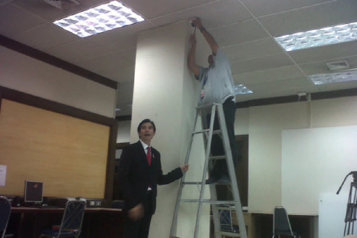 ปูสั่งรื้อกล้องติดห้องสื่อในพรรคเพื่อไทยแล้ว