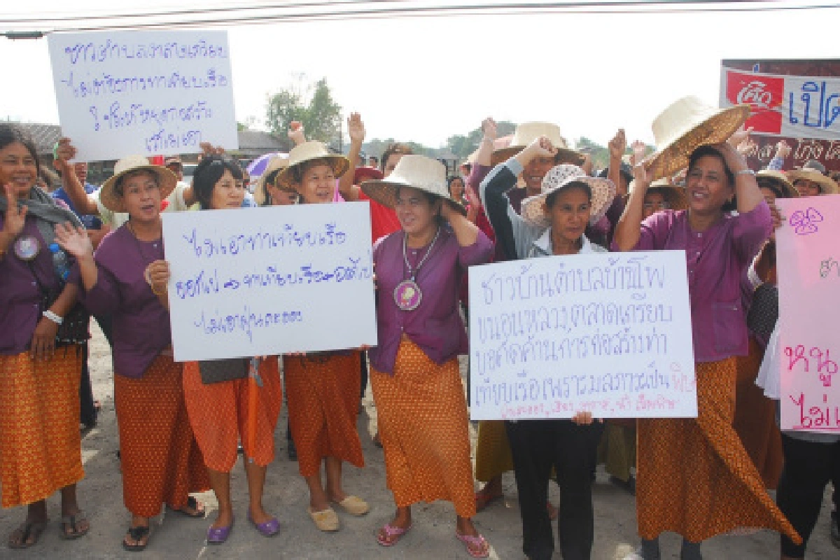 ชาวอยุธยาฮือต้านสร้างท่าเรือขนส่งถ่านหิน