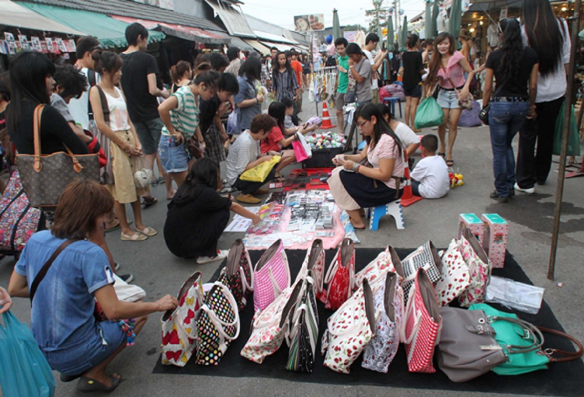 Vendors complain of fierce, unfair competition