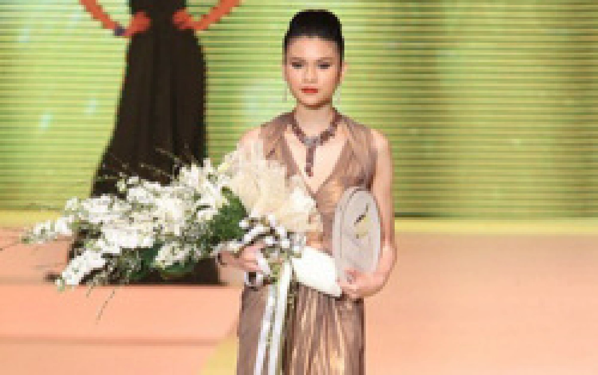 นักเรียนม.4 ซิวตำแหน่งไทยซูเปอร์โมเดล 2011