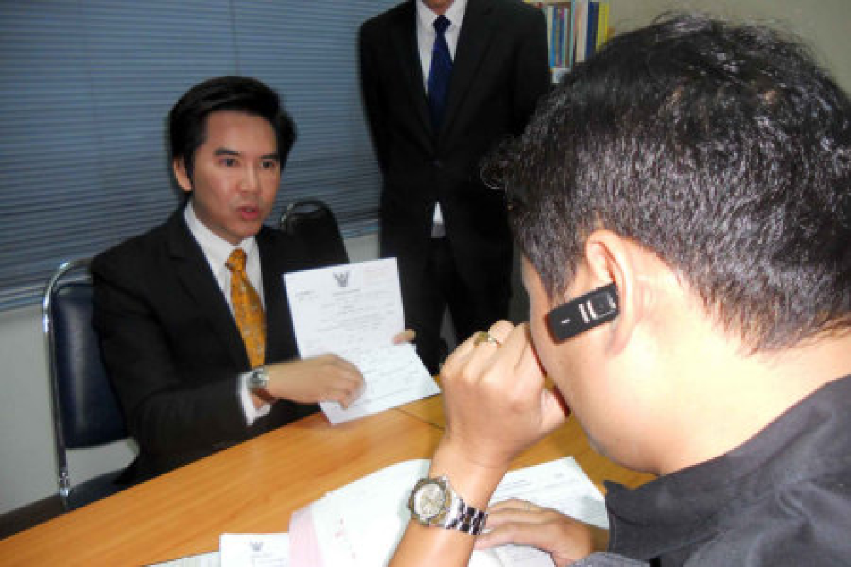 บิ๊กพี.ซี.แอร์จี้ตร.เร่งคดีอดีตเมียยักยอกโฉนด80ล. บิ๊กพี.ซี.แอร์จี้ตร.เร่งคดีอดีตเมียยักยอกโฉนด80ล.
