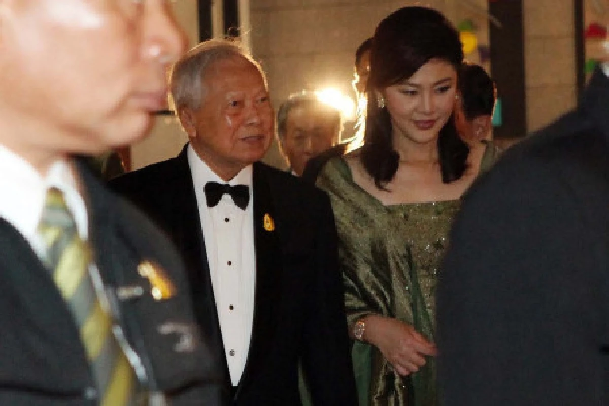 ป๋ายิ้มรับไหว้นายกฯงานวันกองทัพบก