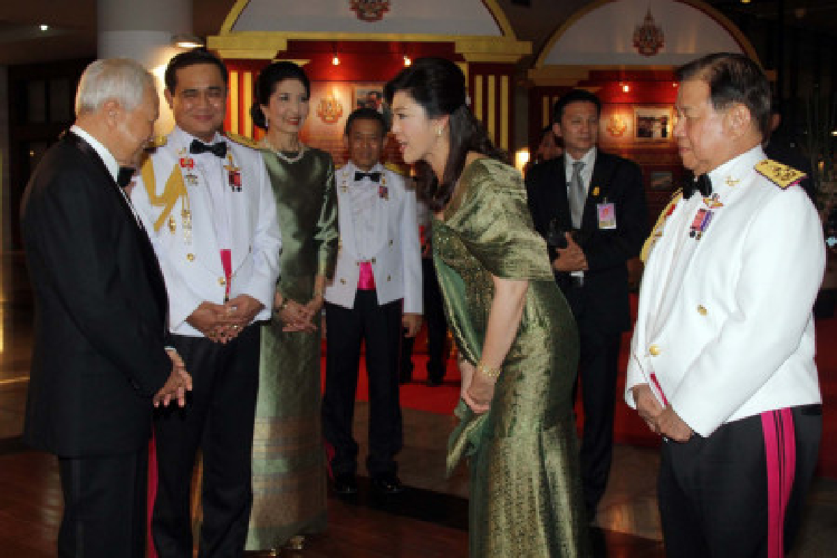 ป๋ายิ้มรับไหว้นายกฯงานวันกองทัพบก ป๋ายิ้มรับไหว้นายกฯงานวันกองทัพบก