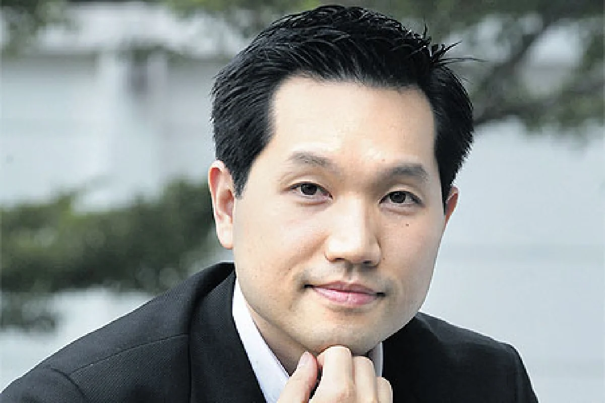 ดร.ธีระศักดิ์ ณ ระนอง ‘แกดเจ็ตสุดเนี้ยบ’ สไตล์หนุ่มนักลงทน