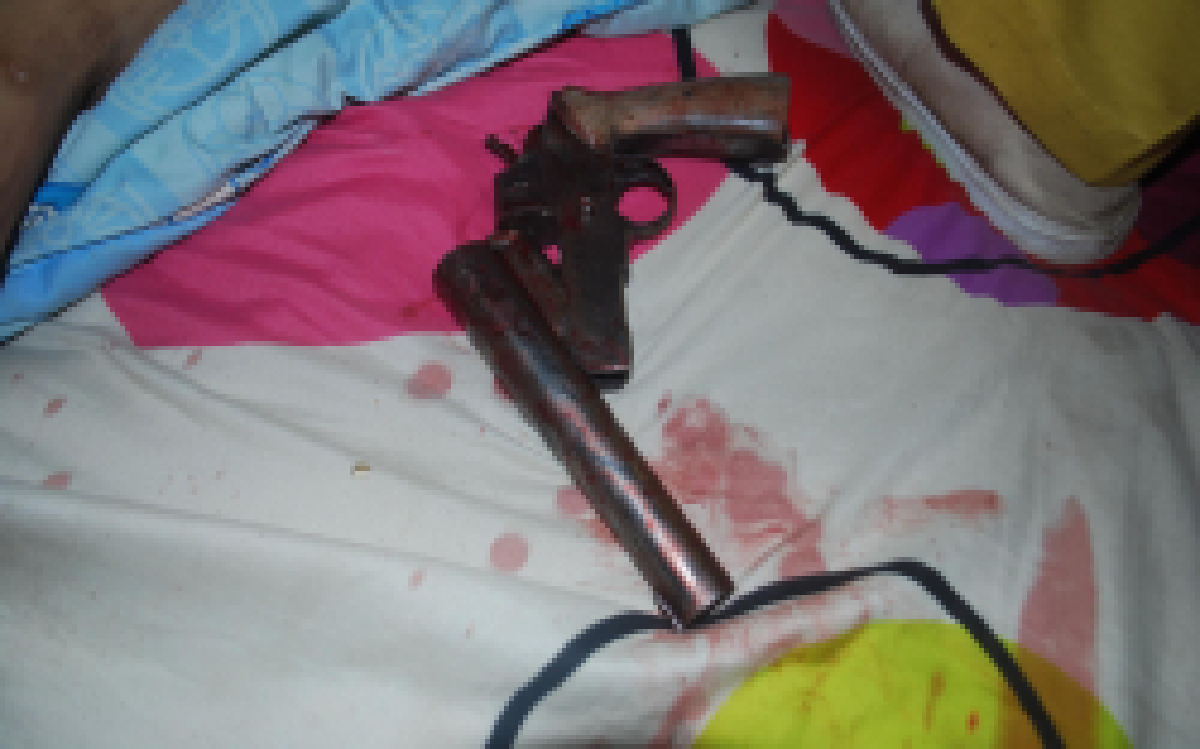 อุทาหรณ์!โจ๋เล่นปืนกระสุนลั่นดับคาที่