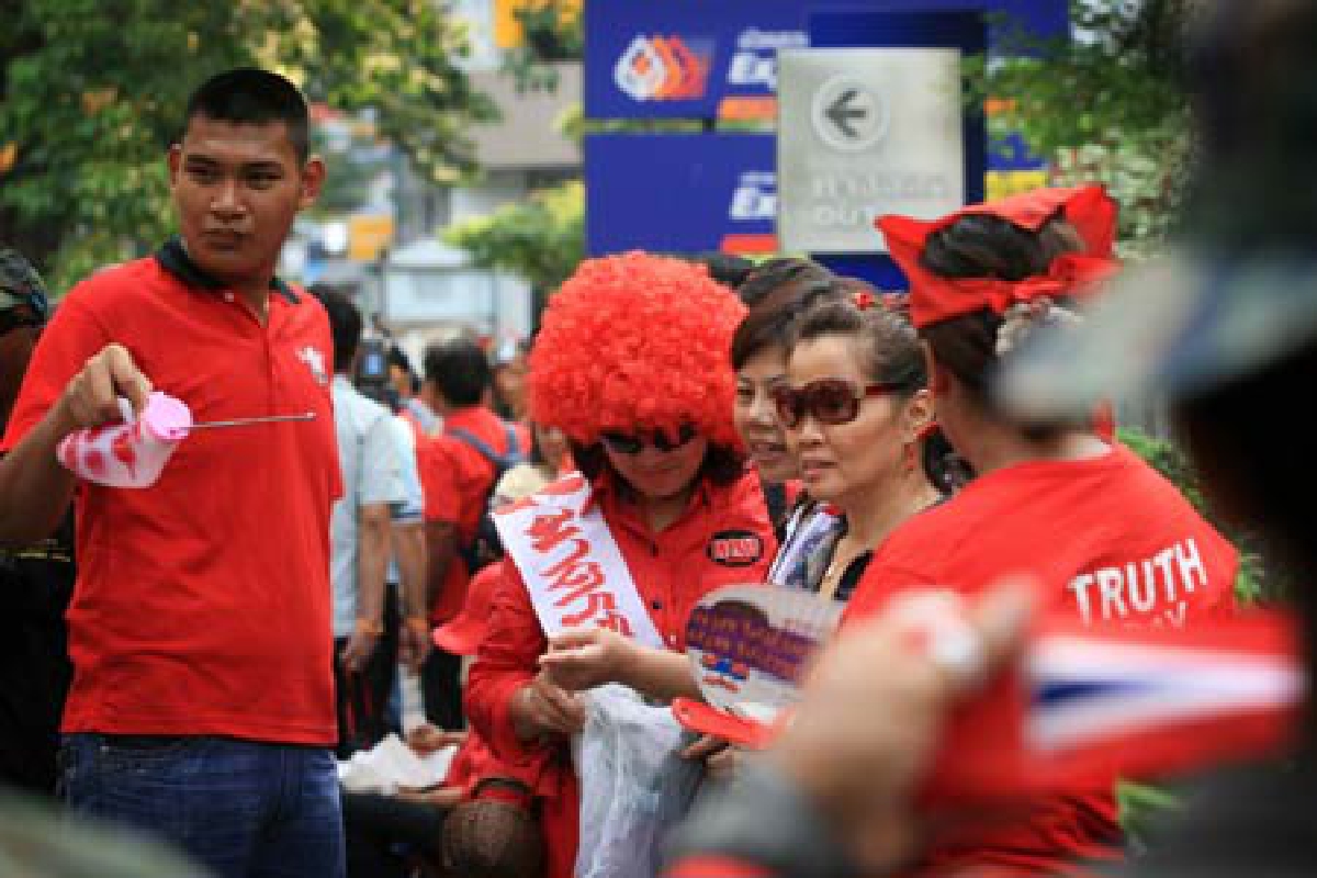 “เพื่อไทย” จี้ “ธงทอง” เร่งเรื่องเงินเยียวยา “เพื่อไทย” จี้ “ธงทอง” เร่งเรื่องเงินเยียวยา
