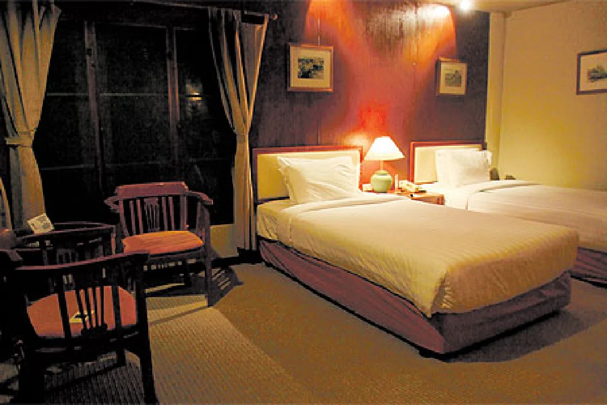 นอนบนอ่าง (ขาง)