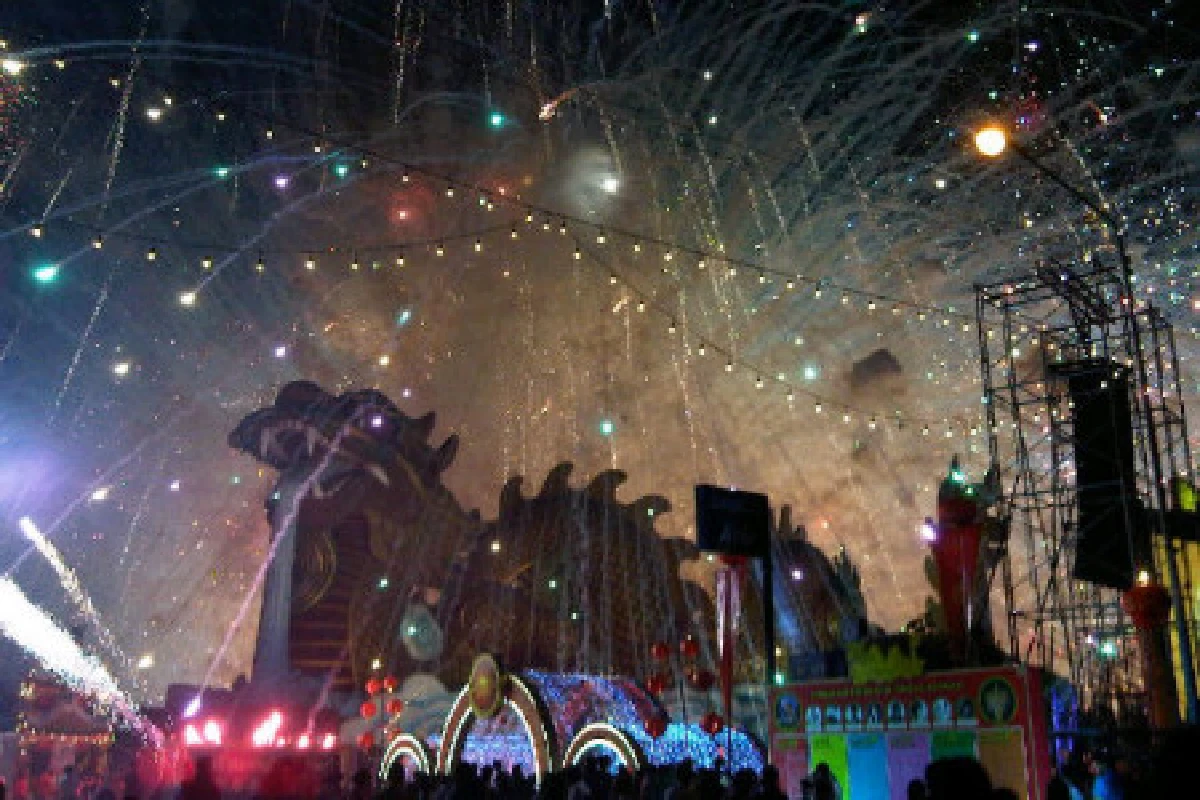 Four killed in fireworks blast