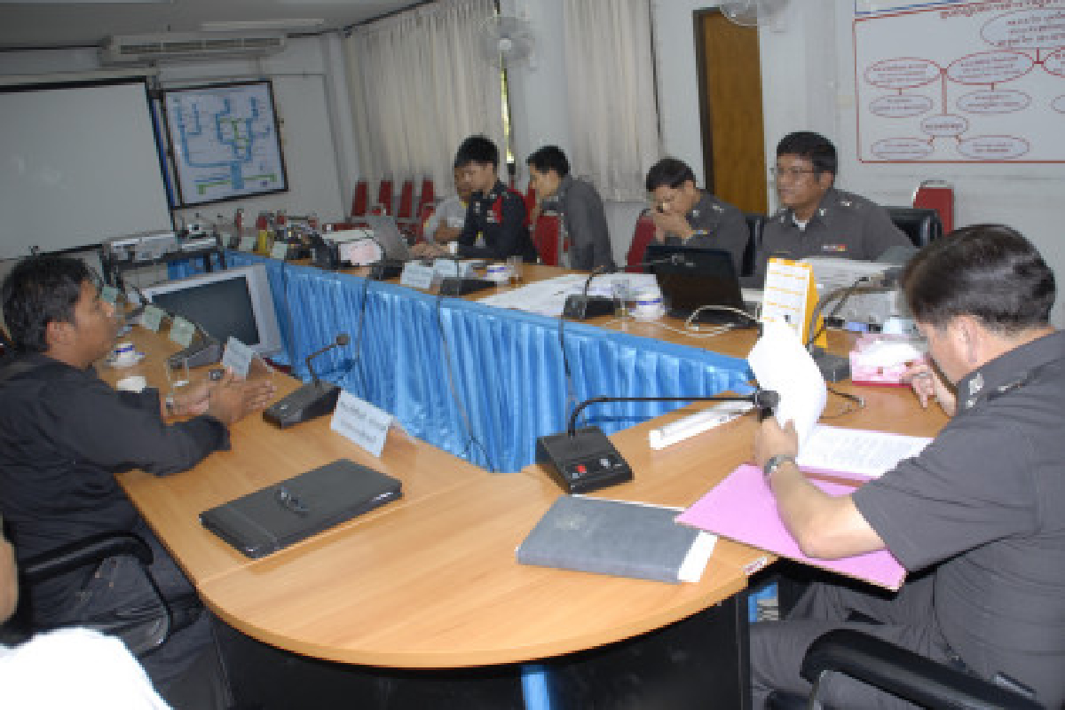 ตร.แจ้งข้อหาคนจุดพลุสุพรรณฯ ตร.แจ้งข้อหาคนจุดพลุสุพรรณฯ