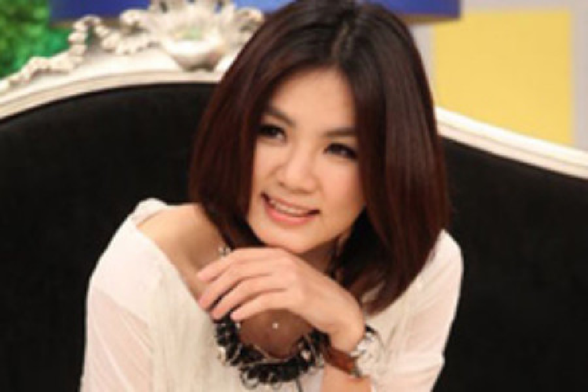 เอลล่า S.H.E เซอร์ไพรส์แต่งแน่ปีนี้ เอลล่า S.H.E เซอร์ไพรส์แต่งแน่ปีนี้