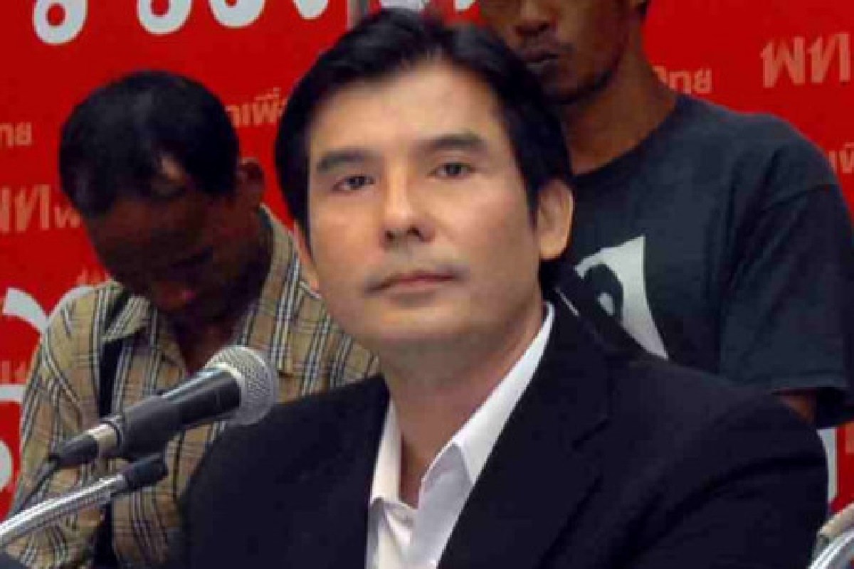 พท.ซัดนิติราษฎร์เลิกดันทุรัง พท.ซัดนิติราษฎร์เลิกดันทุรัง