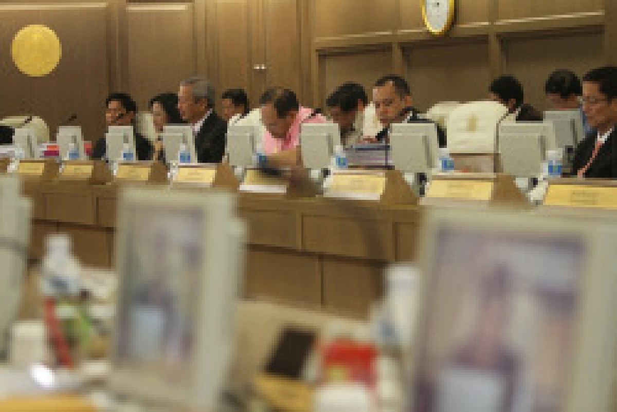 เจาะอินไซด์ครม.วางหมากแก้เกมสภา