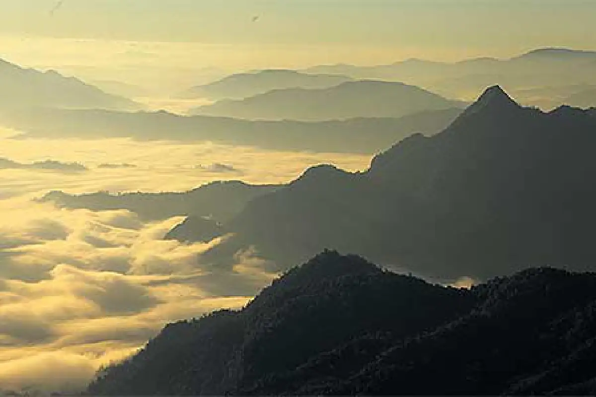 เที่ยวไปตามตะวัน (ในสายลมแรง)