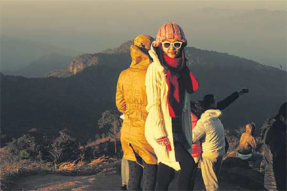 เที่ยวไปตามตะวัน (ในสายลมแรง)