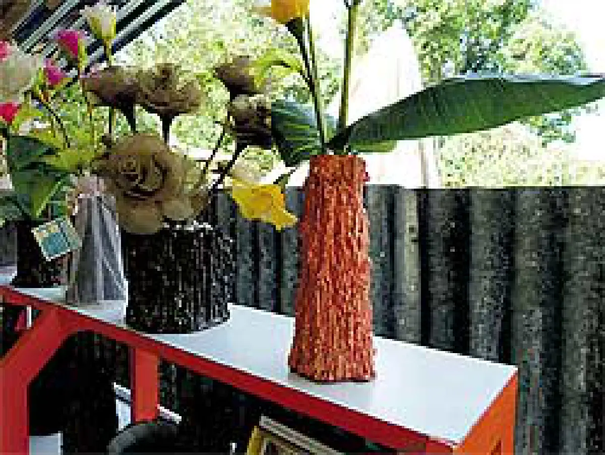 เสกสรรปั้นแต่ง “ปูนกระดาษ” ขายได้