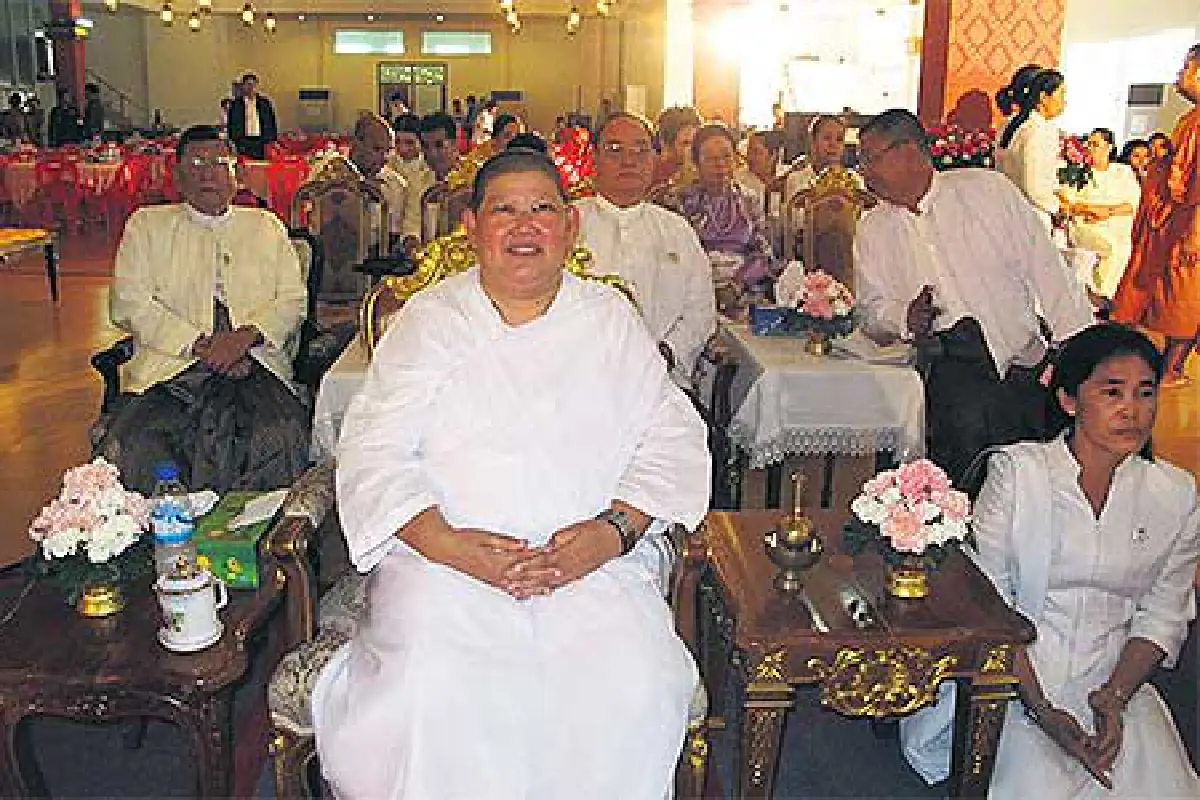 สมเด็จพระพุทธชินวงศ์จัดทอดผ้าป่ามหากุศล 8.4 หมื่นกอง สมทบทุนเล่าเรียนหลวง