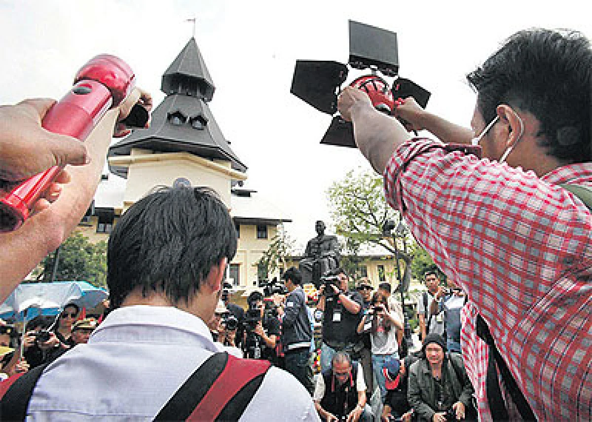 Thammasat reconsiders ban on 112 activities