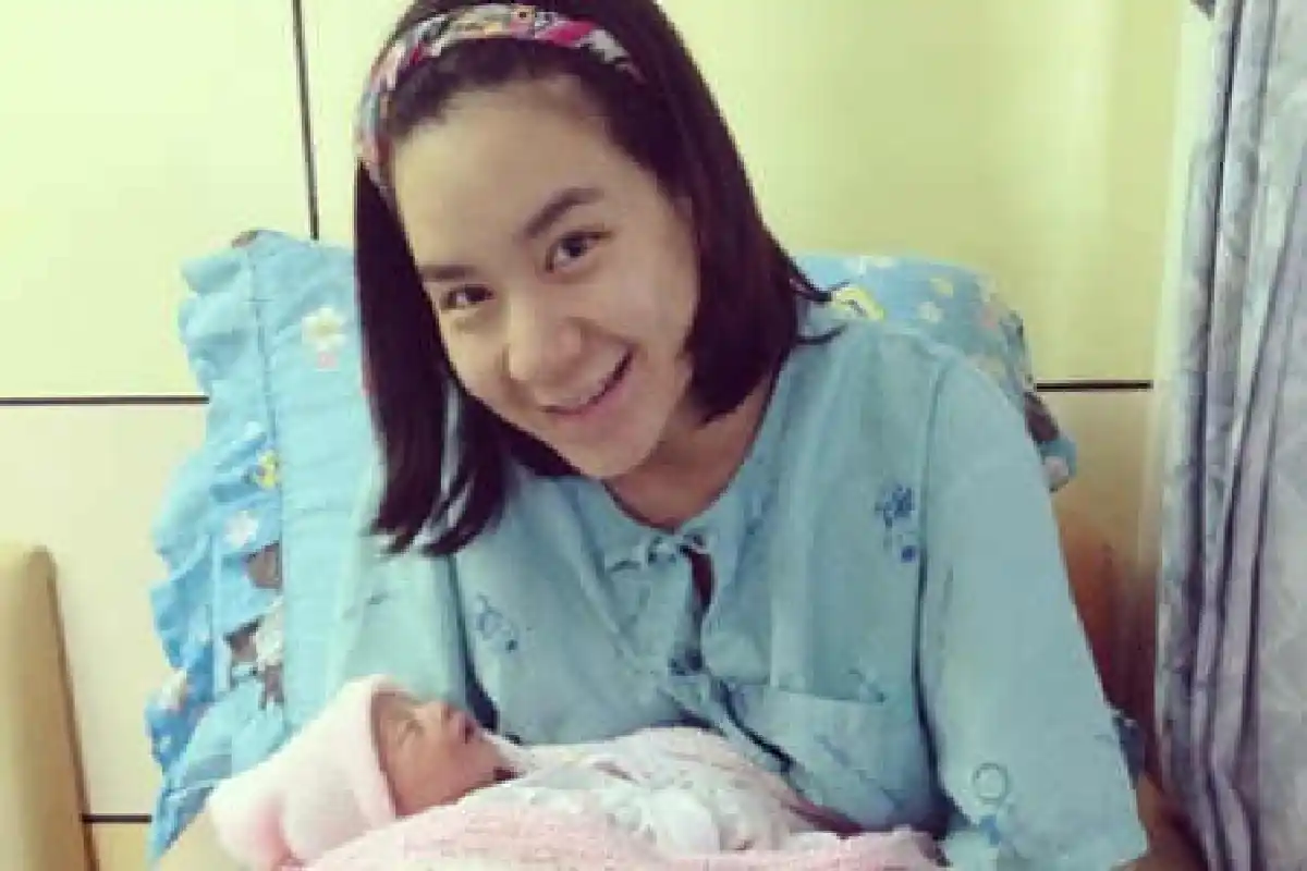 พลอย ชิดจันทร์ คลอดลูกสาวคนที่สอง