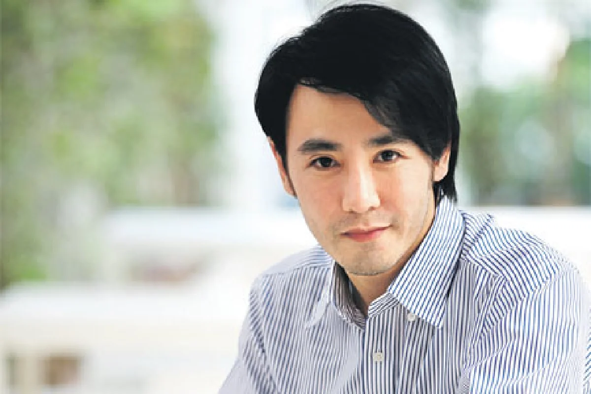 นพ.วรต มโนสิทธิศักดิ์ คุณหมอคนเก่งเสียงใส