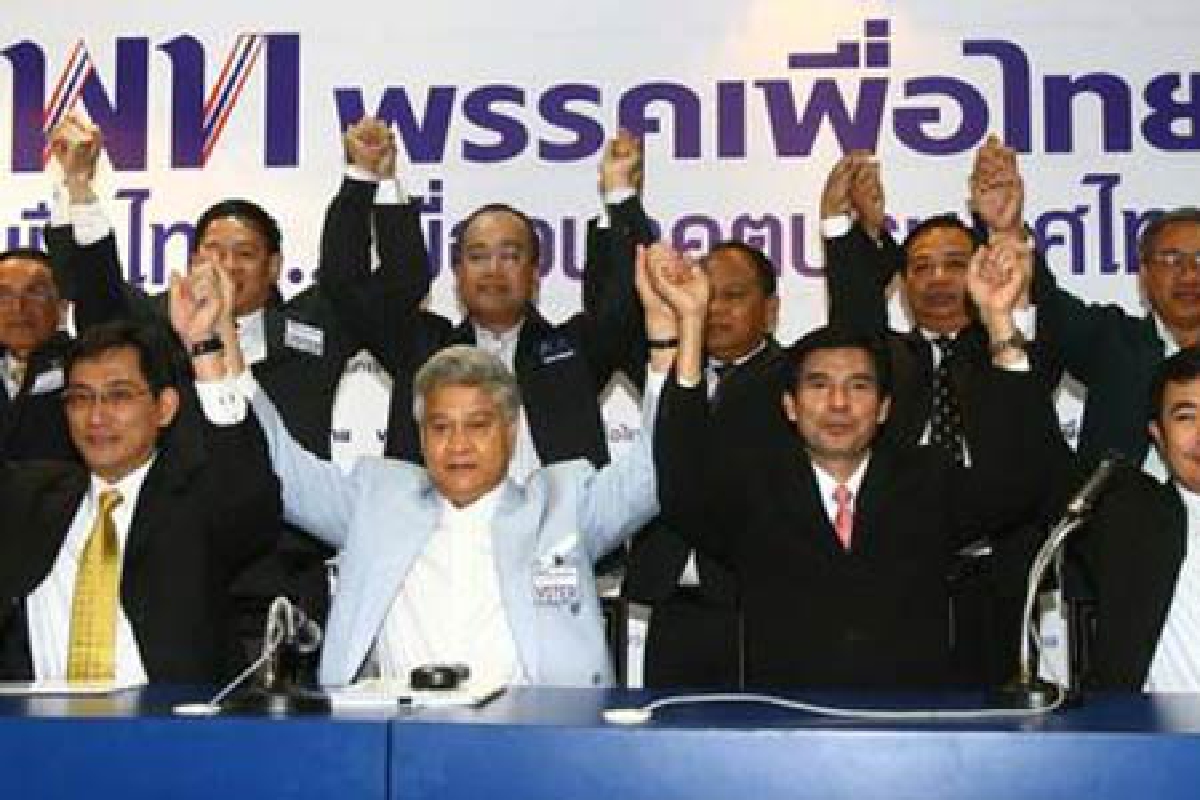พท.โพลชี้คนปลื้ม4ผลงานรัฐ พท.โพลชี้คนปลื้ม4ผลงานรัฐ