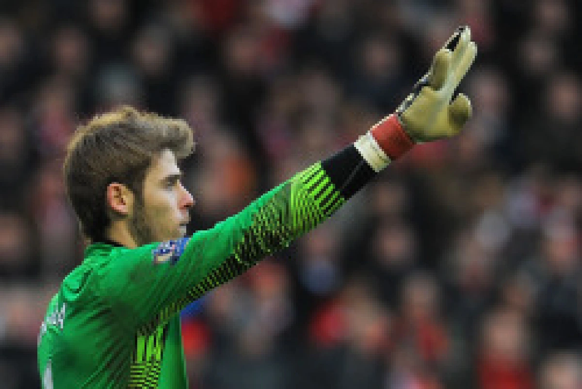 แฉเดเคอาโดนแข้งหงส์ถุยน้ำลายใส่