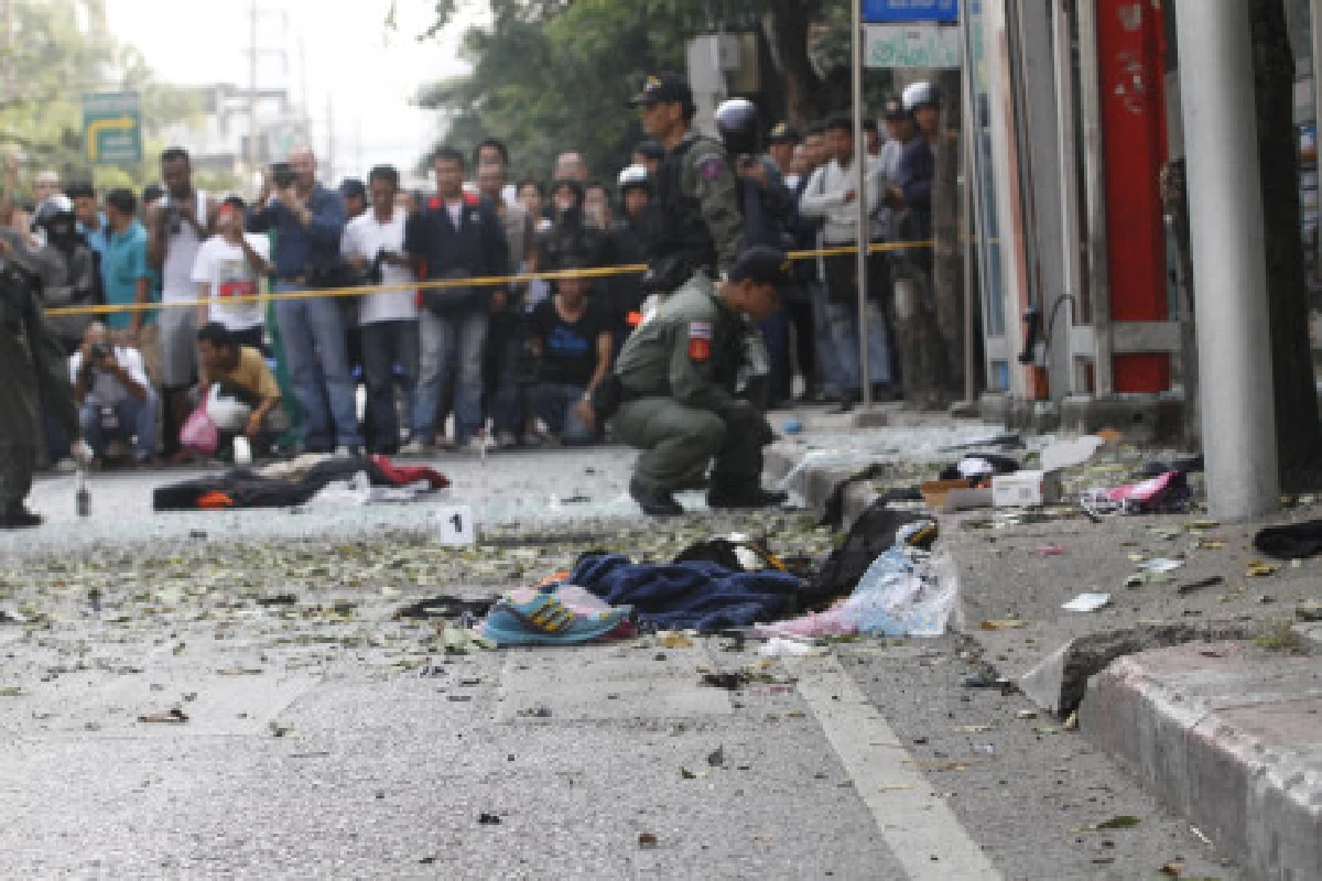 บึ้มกลางกรุง3จุด-มือก่อเหตุพลาดขาขาด