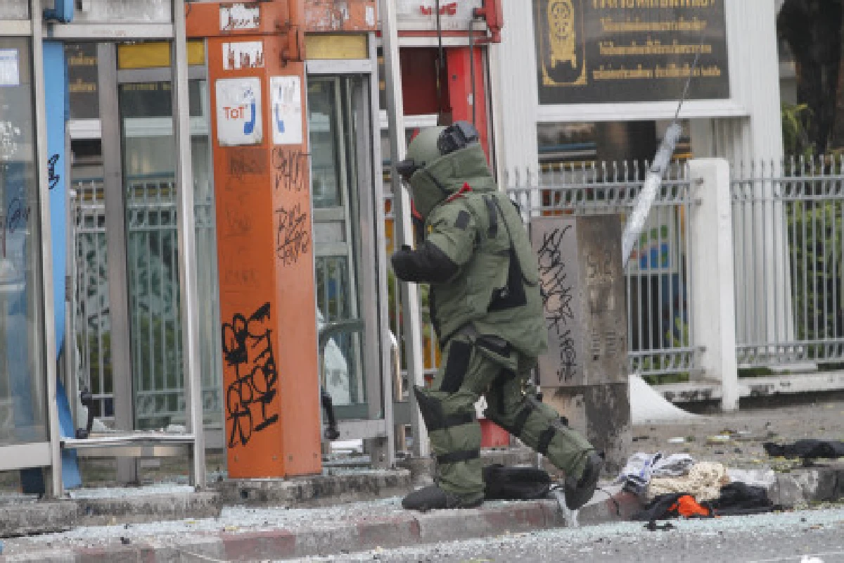 บึ้มกลางกรุง3จุด-มือก่อเหตุพลาดขาขาด