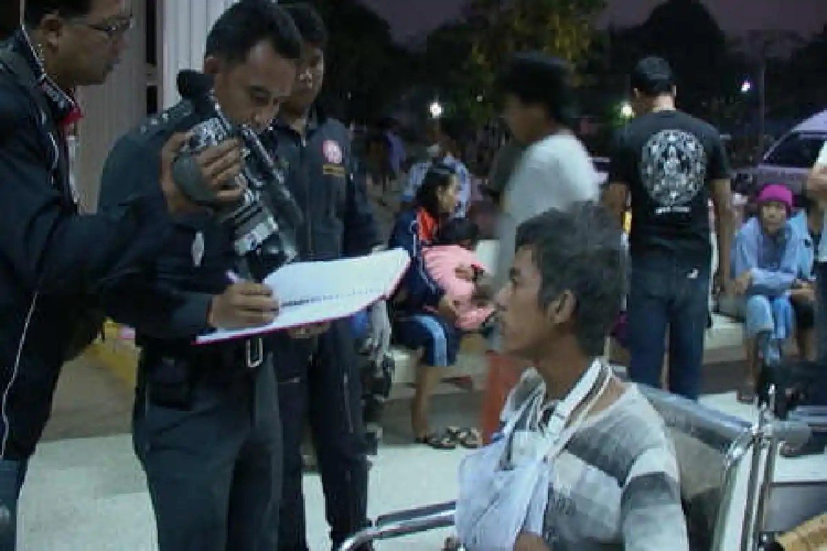 รถทัวร์ประสานงา18ล้อขาดสองท่อนตาย10