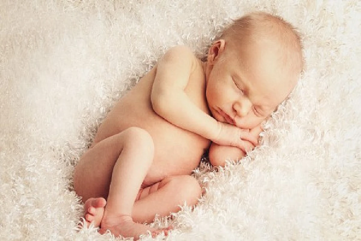 ภาพน่ารักเด็กแรกเกิดขณะนอนหลับ