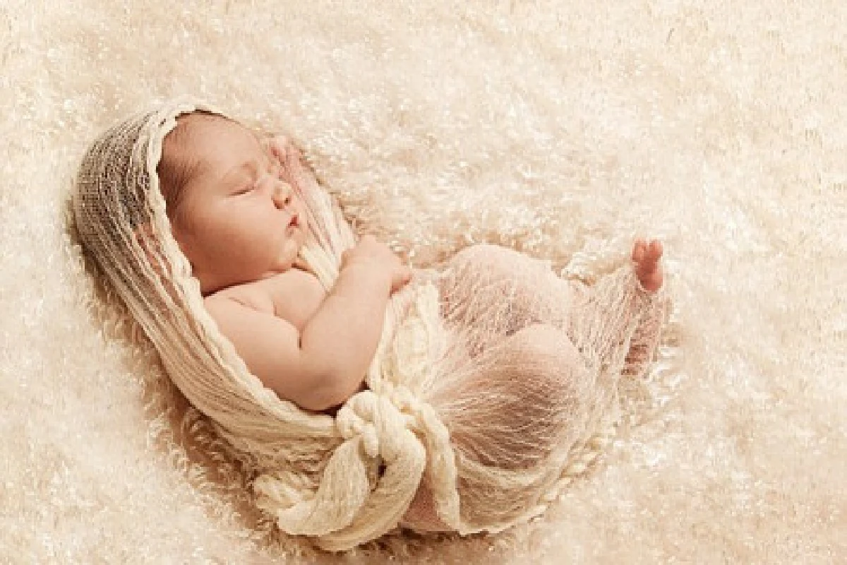 ภาพน่ารักเด็กแรกเกิดขณะนอนหลับ
