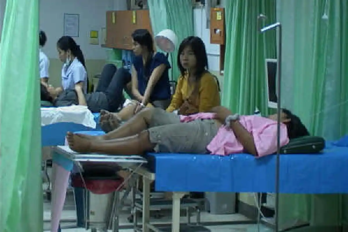 รถทัวร์ประสานงา18ล้อขาดสองท่อนตาย10