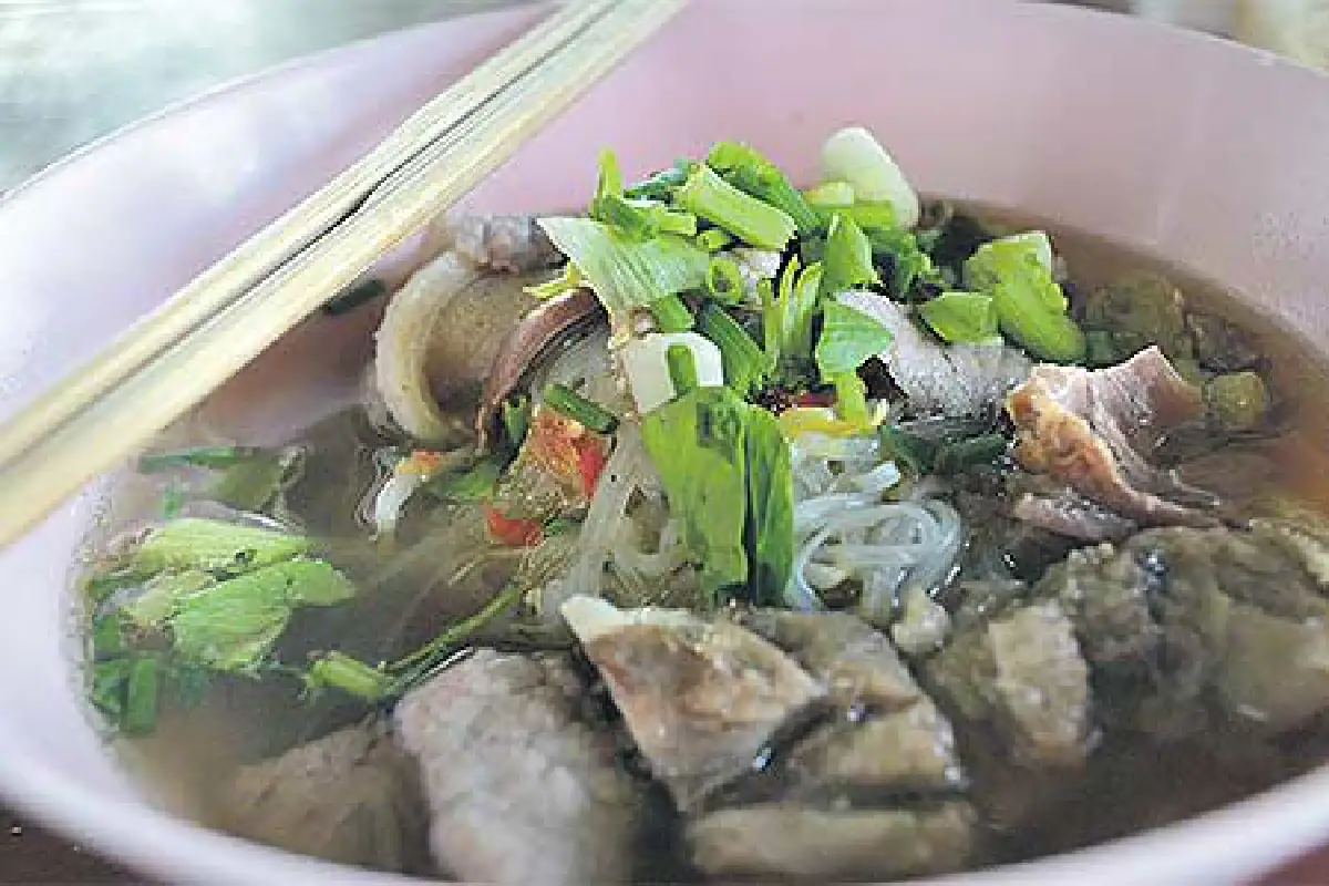 ก๋วยเตี๋ยวรสเด็ดทองผาภูมิ