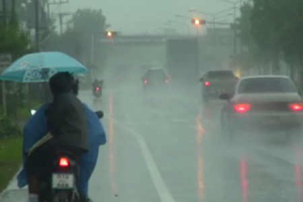 ตนบนของปท.มีฝนคะนอง ตนบนของปท.มีฝนคะนอง