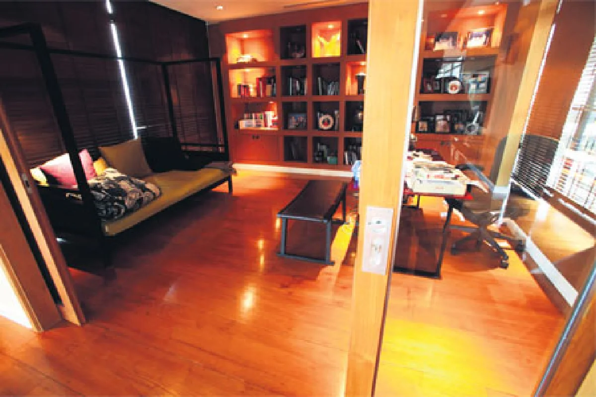 สวนล้อมบ้าน...บ้านล้อมสวน “นันทิดา กุลดิลก”