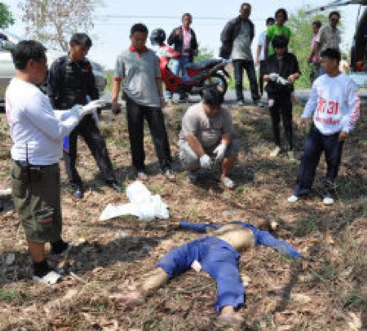 ตร.ตั้ง2ปมพบศพชายดับคาถนนบายพาส