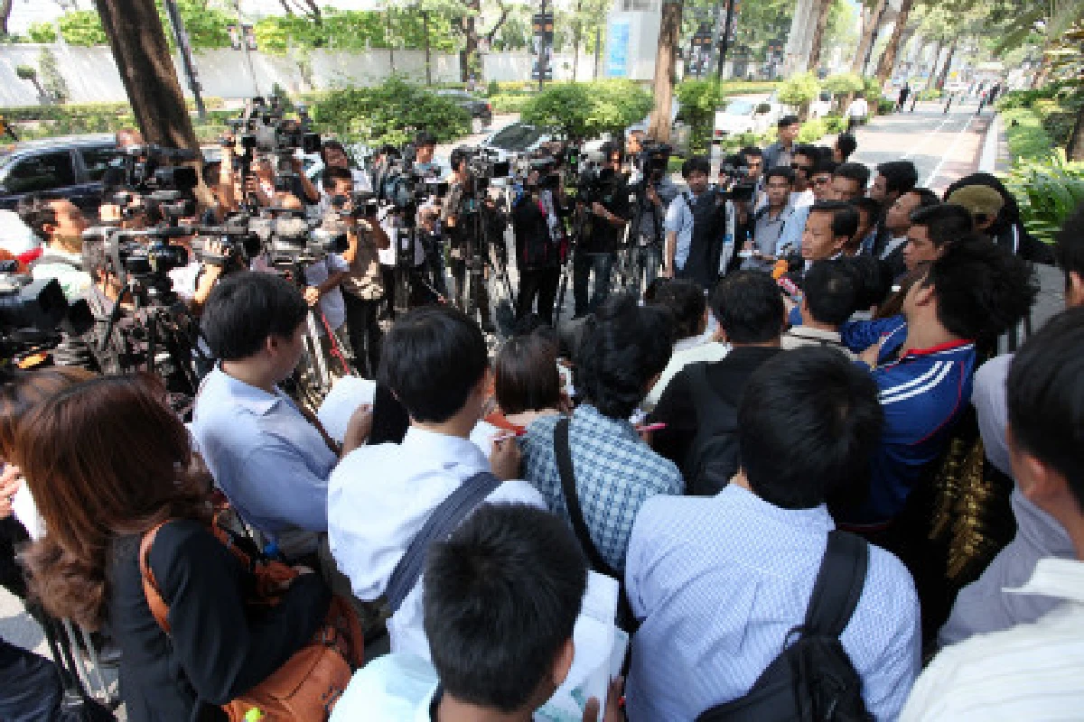 ประชาหน้าแตกโฟร์ซีซั่นไม่ให้ทำข่าว